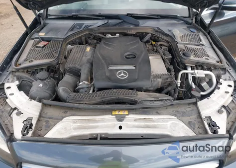 2015 Mercedes-Benz C 300 Luxury/Sport из США, поврежденный, VIN 55SWF4JB9FU057595